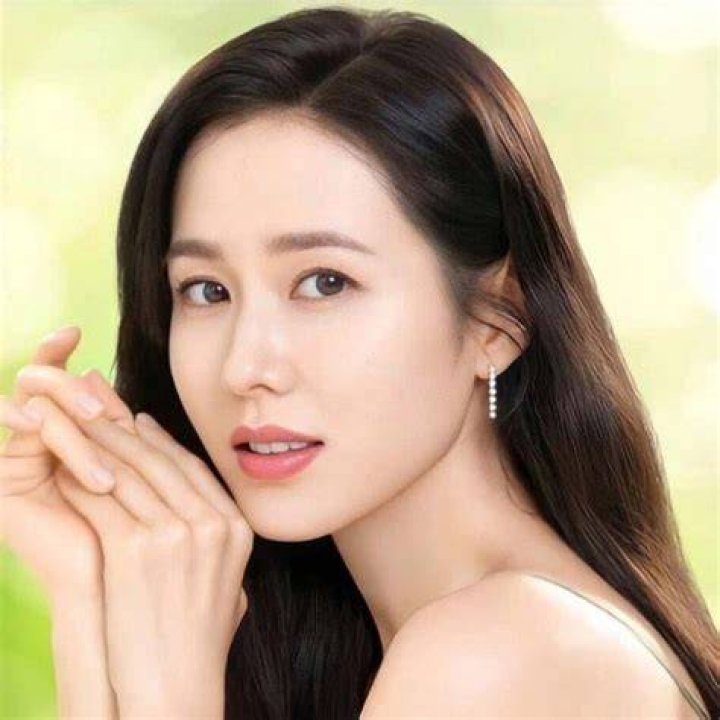 Niche Asian adult video platform vs general tube site comparison
